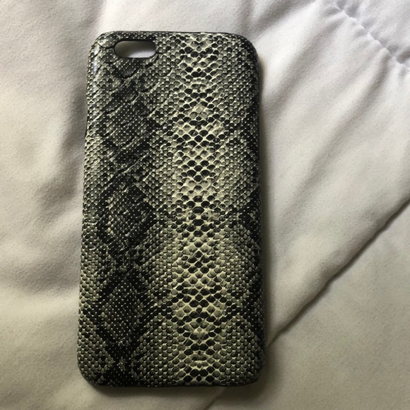 SHEIN Accessories - iPhone 6s Snakeskin phone case.